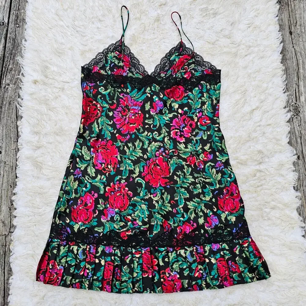 Floral Satin Chemise Victoria's Secret Size M Black Lace Pleats Vintage EUC - Picture 7 of 8